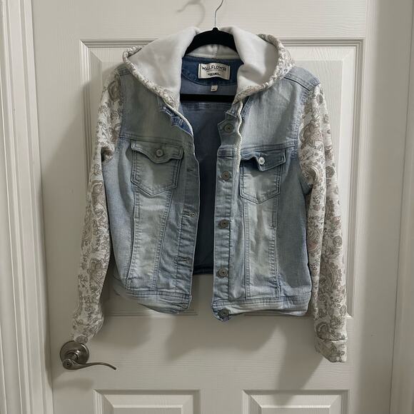 Wallflower Jackets & Blazers - 💥Wallflower The Dreamer Fit Knit Sleeve Jacket Junior sz Large Floral Boho denim